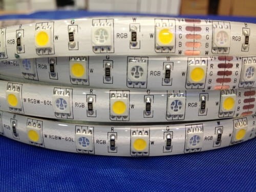 TAŚMA LED RGBW + BIAŁY CEPŁY 300 LED 72W IP65 HERMETYCZNA
