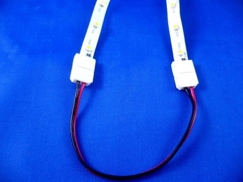 ZŁĄCZKA KĄTOWA PODWÓJNA Z KABELKIEM DO TAŚMY LED 8mm 3528