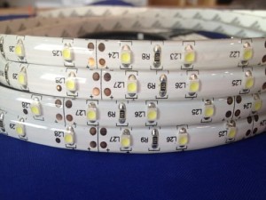 WODOODPORNA TAŚMA LED BIAŁA ZIMNA 3528 300 LED 24W IP65