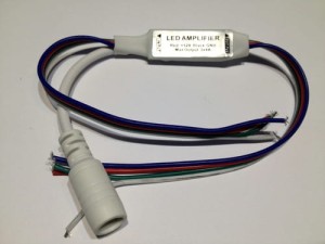 MINI WZMACNIACZ SYGNAŁU RGB 144W 