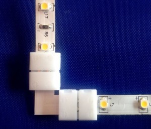 ZŁĄCZKA KĄTOWA PCB DO TAŚMY LED 8mm 3528 