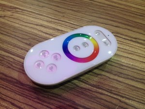 DOTYKOWY RADIOWY STEROWNIK RGB 12A BIAŁY