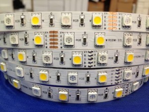 TAŚMA LED RGBW + BIAŁY CIEPŁY 300 LED 72W