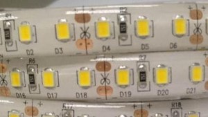 TAŚMA 120 LED SMD 2835  BIAŁA CIEPŁA 1M IP65