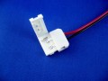 ZŁĄCZKA KĄTOWA PODWÓJNA Z KABELKIEM DO TAŚMY LED 8mm 3528