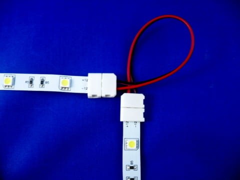 ZŁĄCZKA KĄTOWA PODWÓJNA Z KABELKIEM DO TAŚMY LED 10mm 5050