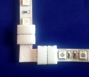 ZŁĄCZKA KĄTOWA PCB DO TAŚMY LED RGB
